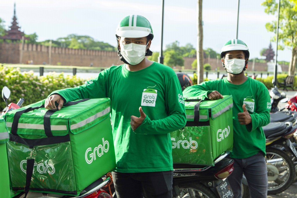 Image_2_GrabFood_delivery-partners_in_Mandalay__Credit_to_Grab_Myanmar.jpg